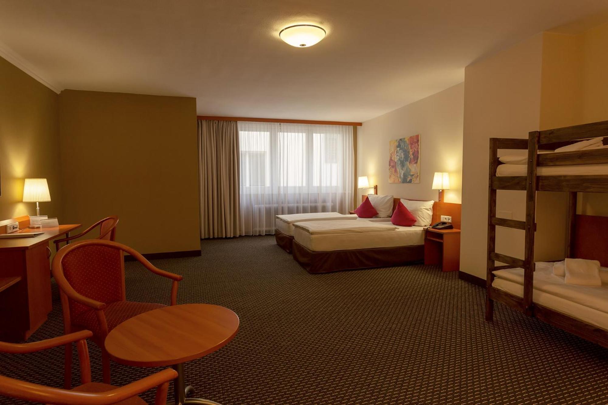 Central Hotel Loewen フェルトキルヒ 部屋 写真