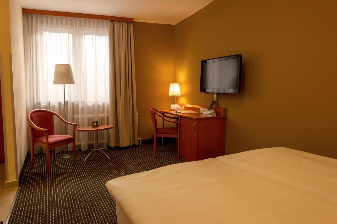 Central Hotel Loewen フェルトキルヒ エクステリア 写真